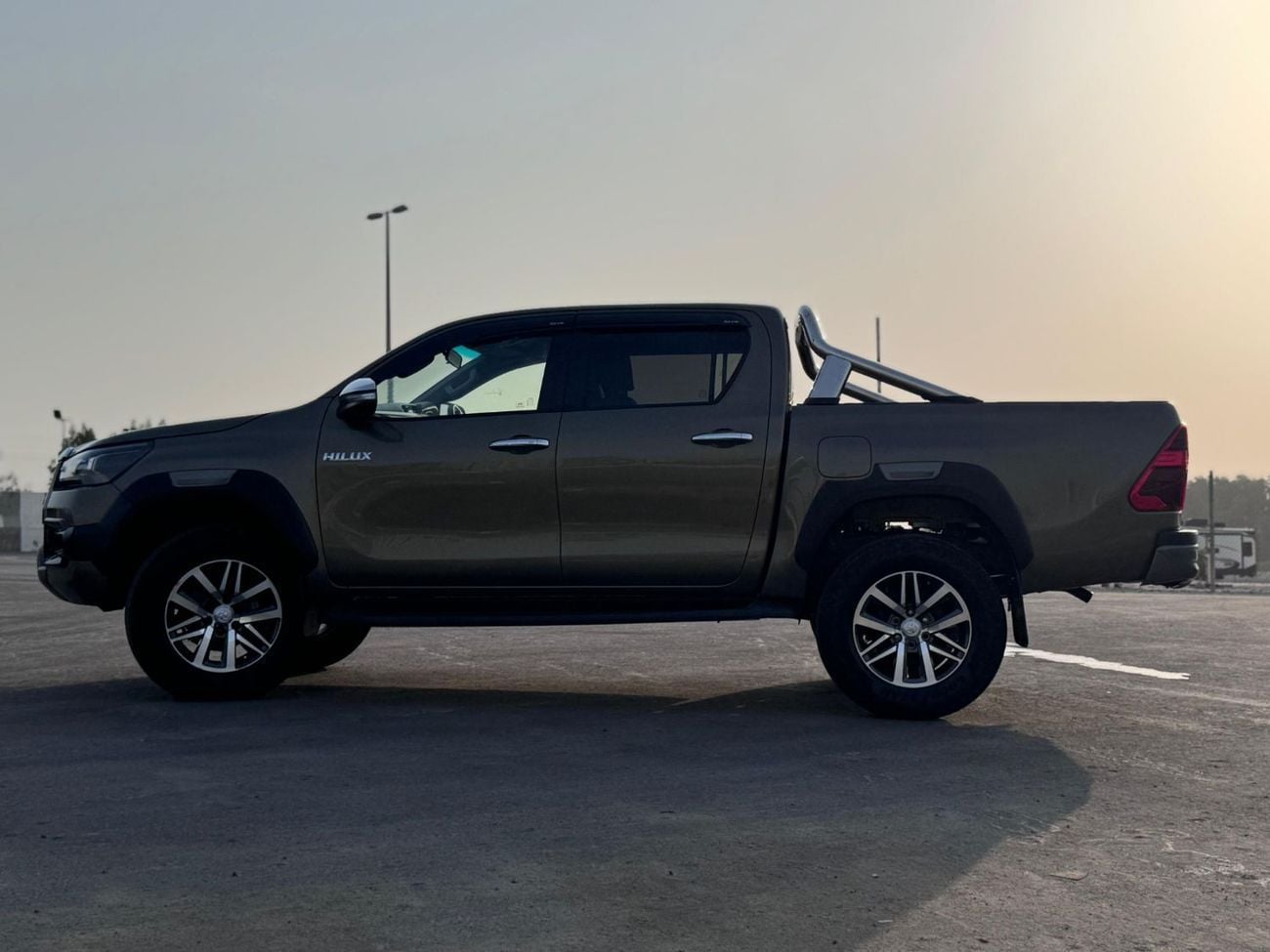 Toyota Hilux GR SPORT DIESEL 2.8 LITER ,RIGHT HAND DRIVE ,GROWN COLOR ,2022 MODEL