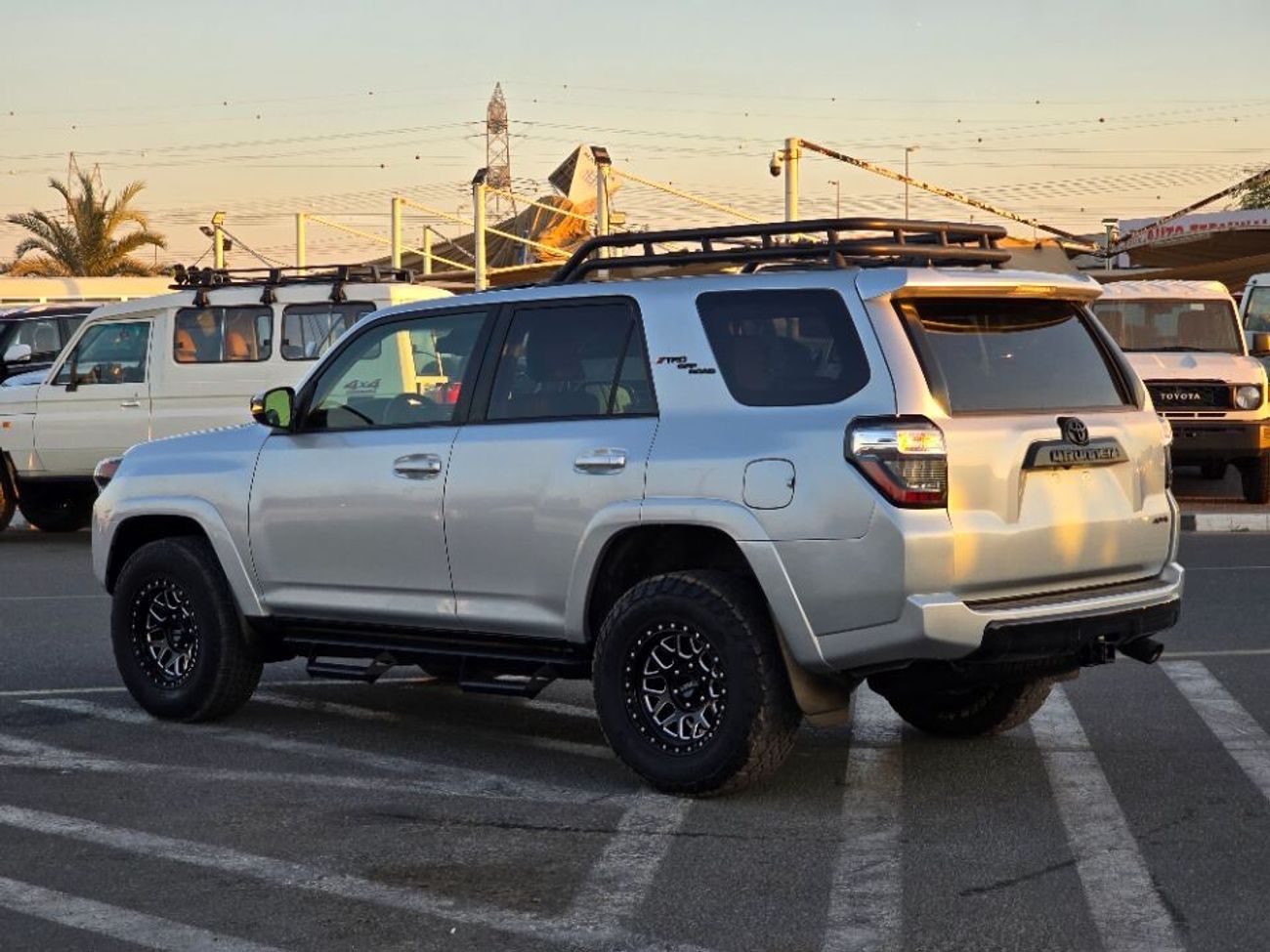 تويوتا Runner4 2022 Model TRD off Road sunroof, Push button and original leather seats