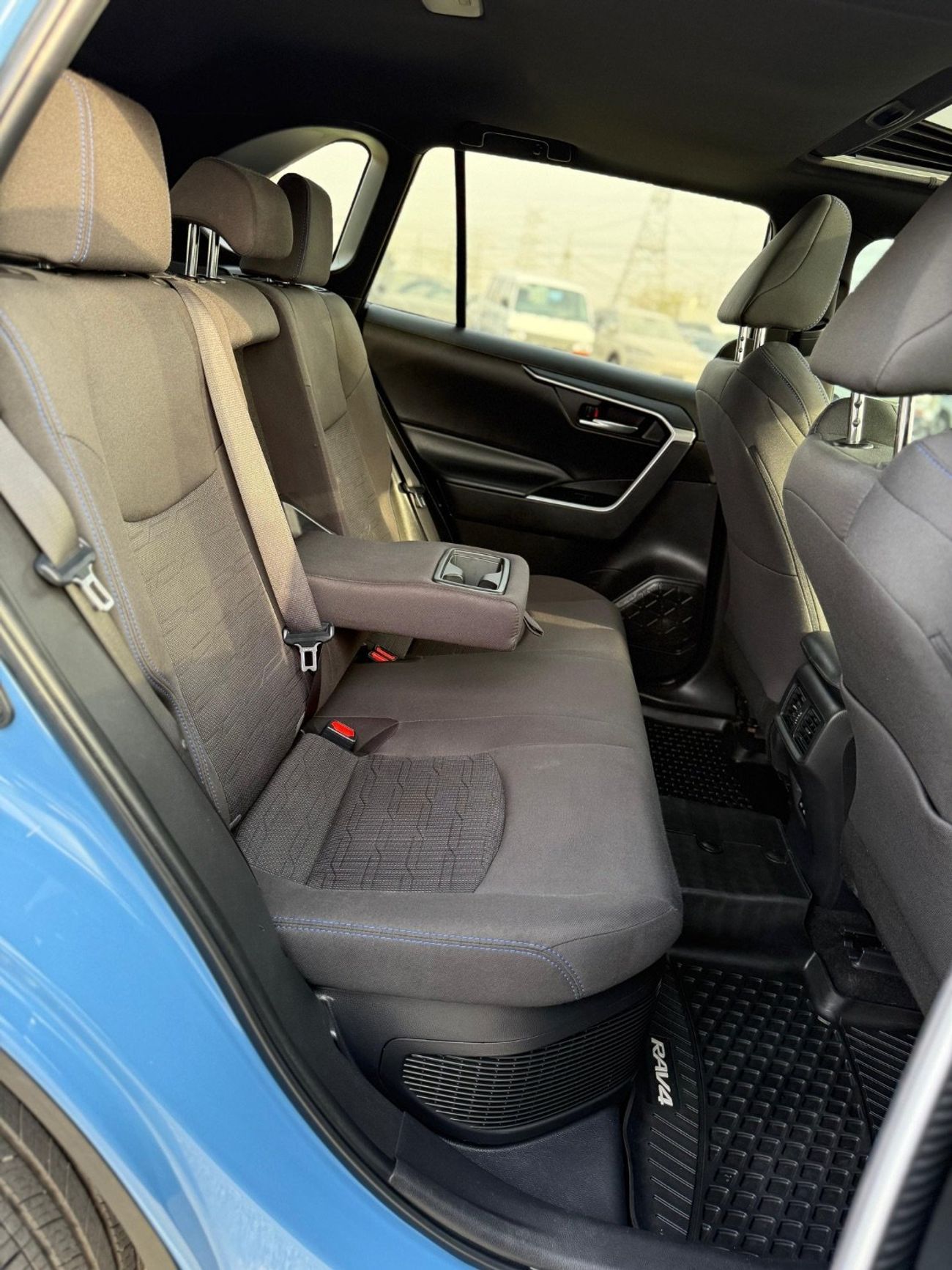 تويوتا راف ٤ Hybrid XSE Premium Black edition