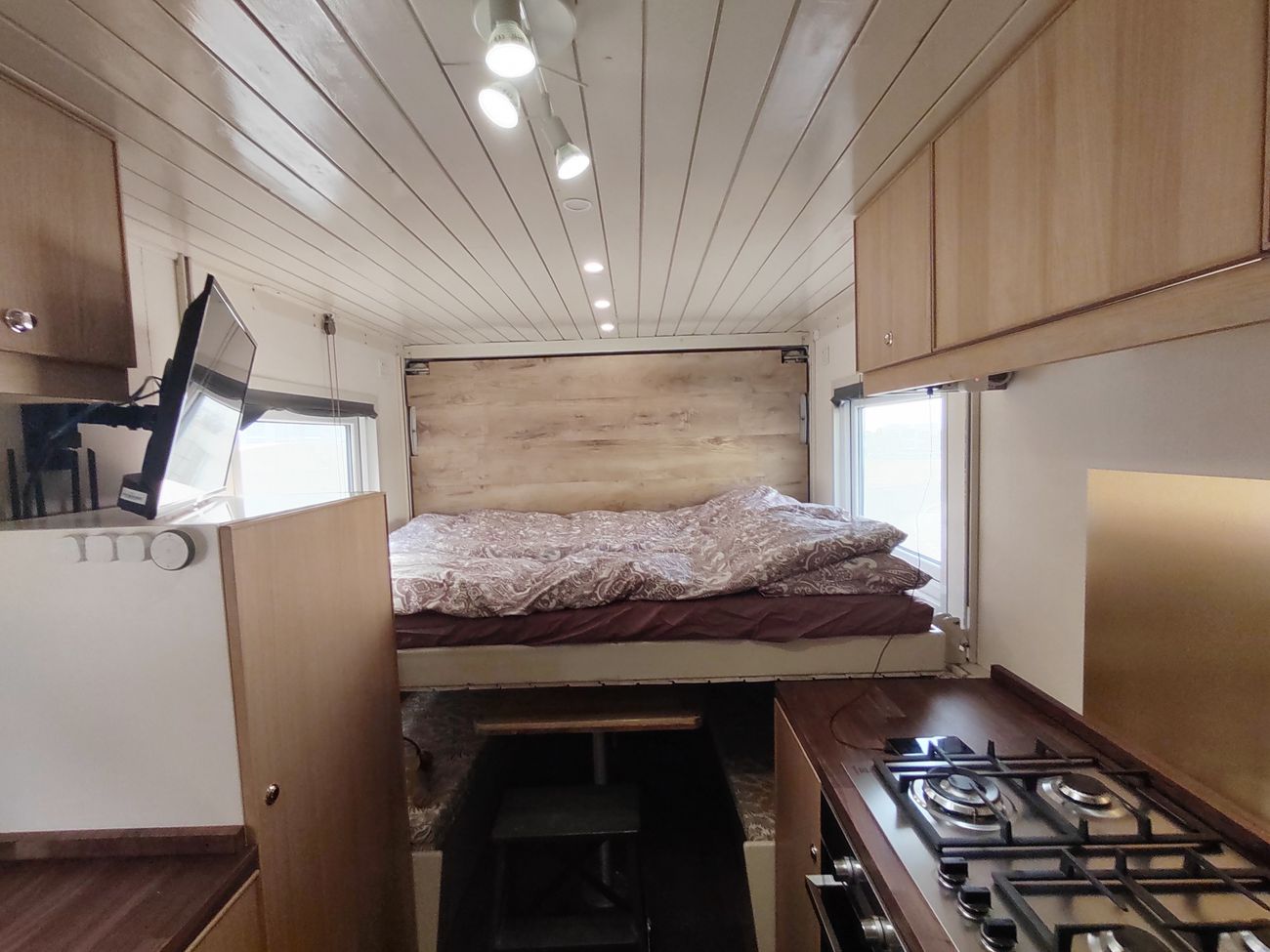 Isuzu FRR FTS 750 4X4 Expedition Truck