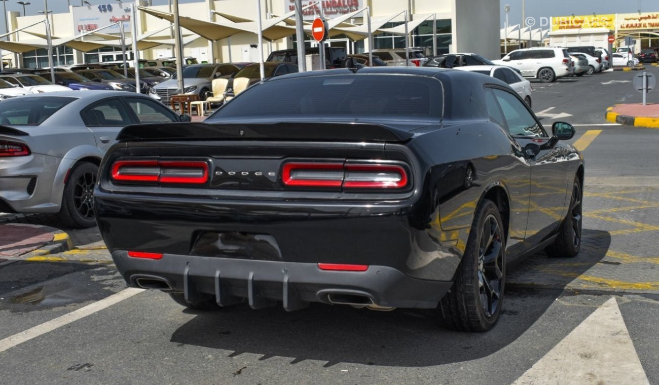 Dodge Challenger SXT