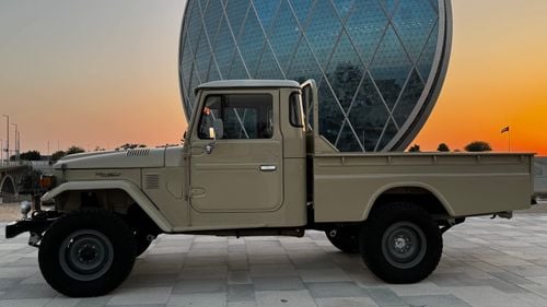 Toyota Land Cruiser Pick Up