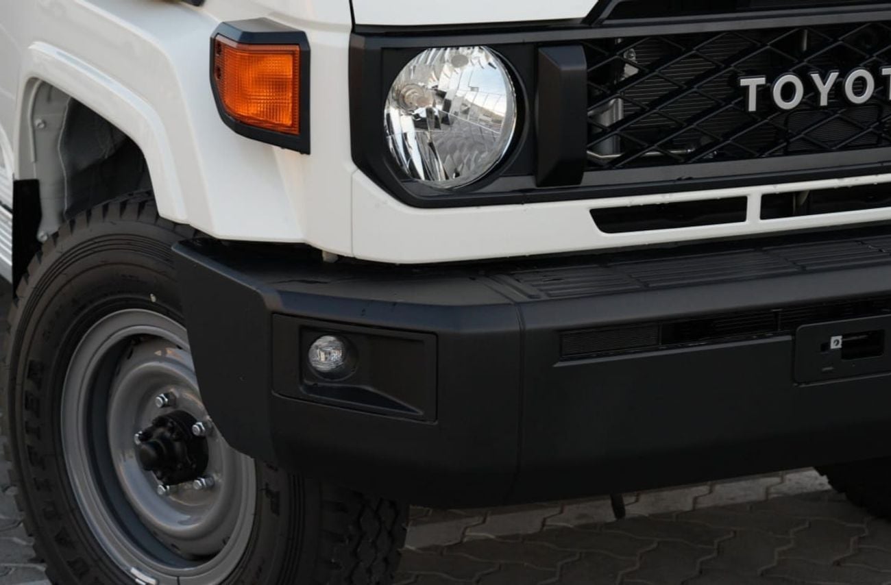 تويوتا لاند كروزر 70 LC76 STD Std 4.2L 4WD 5 doors