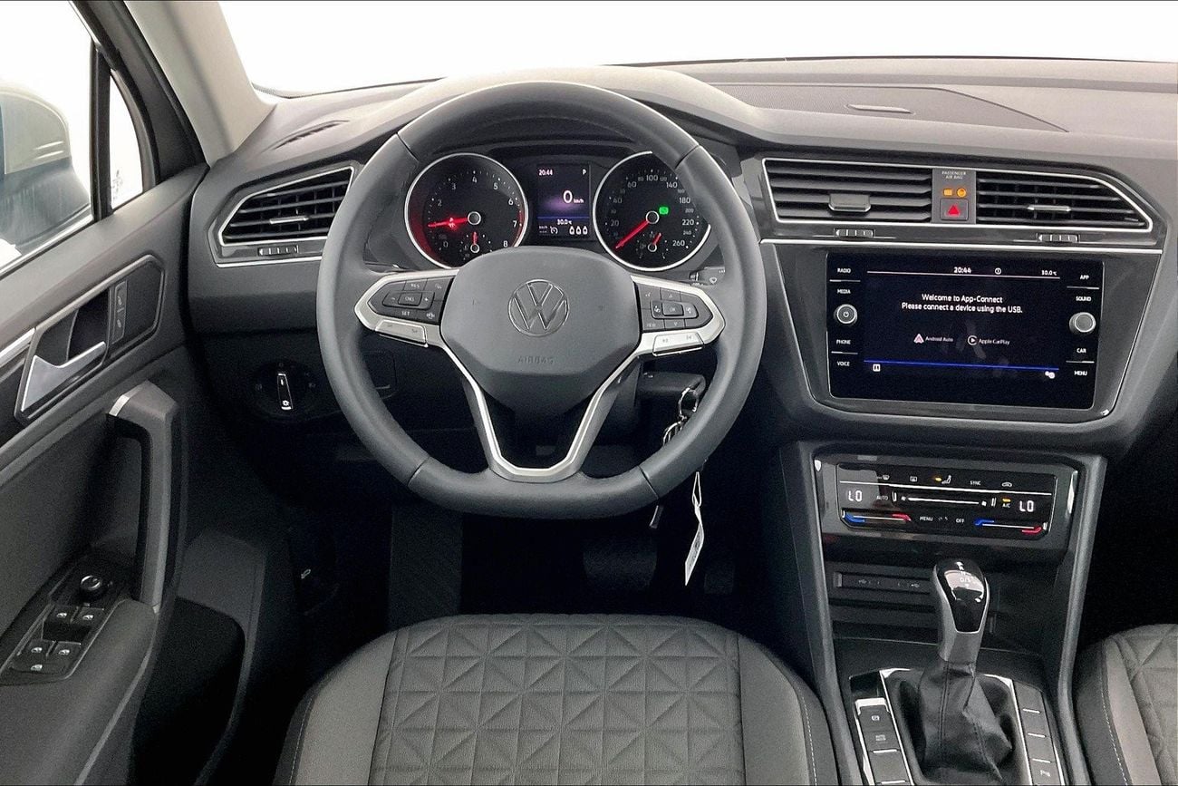 Volkswagen Tiguan Life| 1 year free warranty | Flood Free