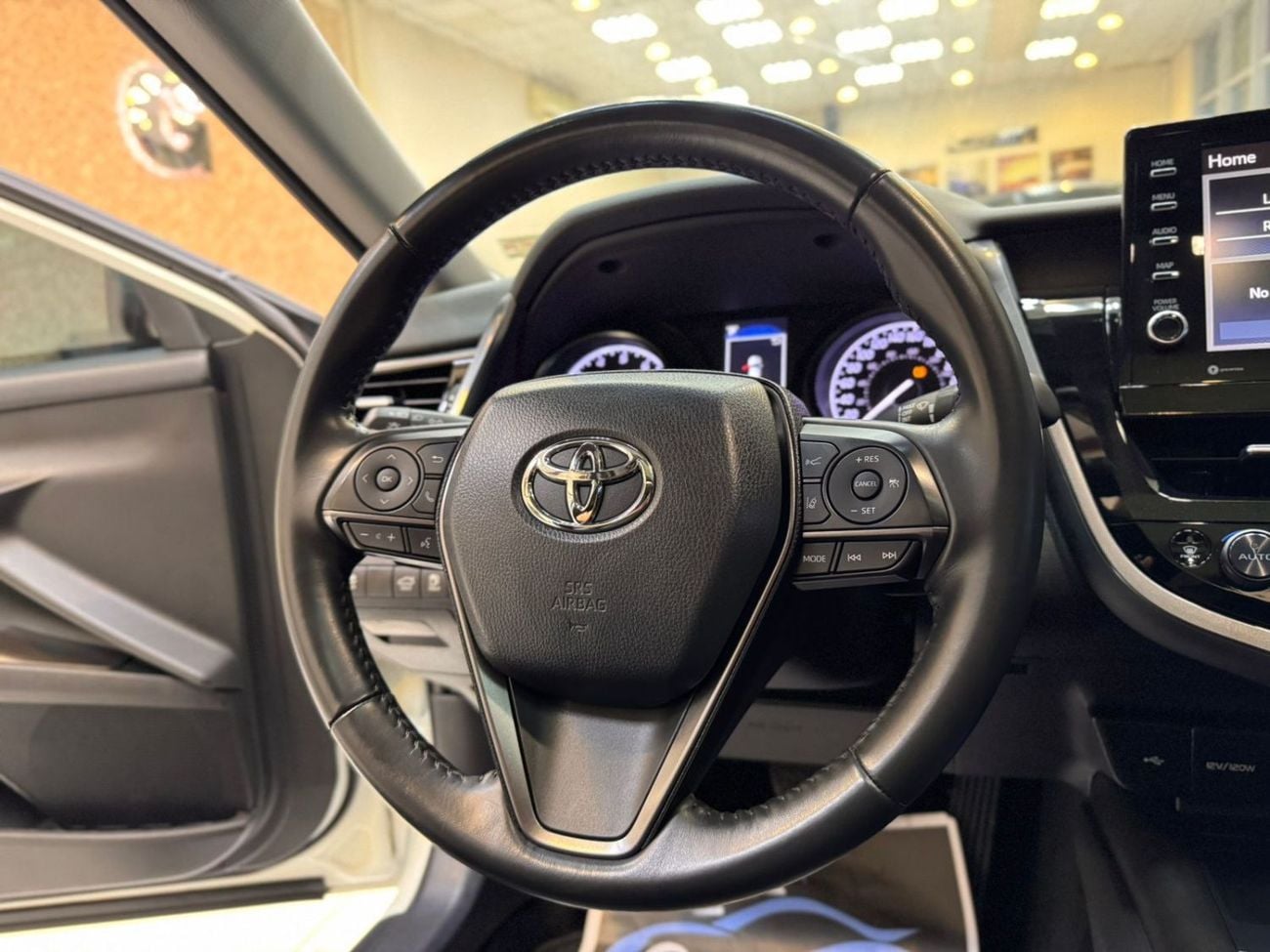 Toyota Camry SE 2.5L (181 HP)