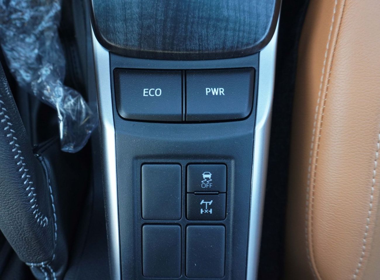 Toyota Fortuner SR5 , 4.0L , PETROL 2026