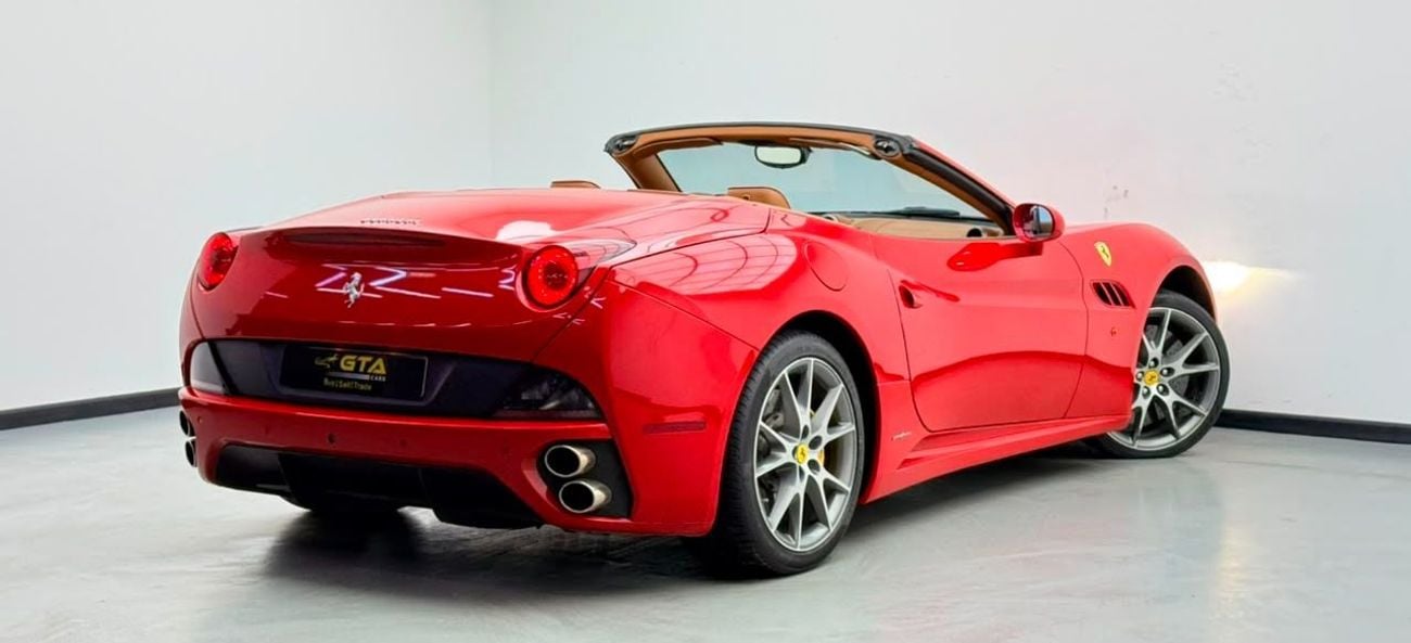 فيراري كاليفورنيا 2013 Ferrari California Convertible, Full Service History, Carbon Fiber Interior, Fully Loaded, GCC