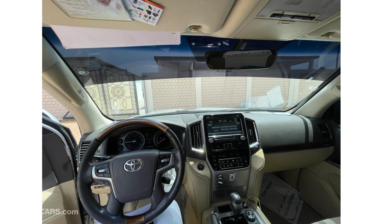 Toyota Land Cruiser EX.R  V8 5.7