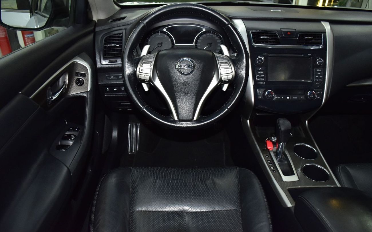 نيسان ألتيما EXCELLENT DEAL for our Nissan Altima 3.5 SL ( 2013 Model ) in Silver Color GCC Specs