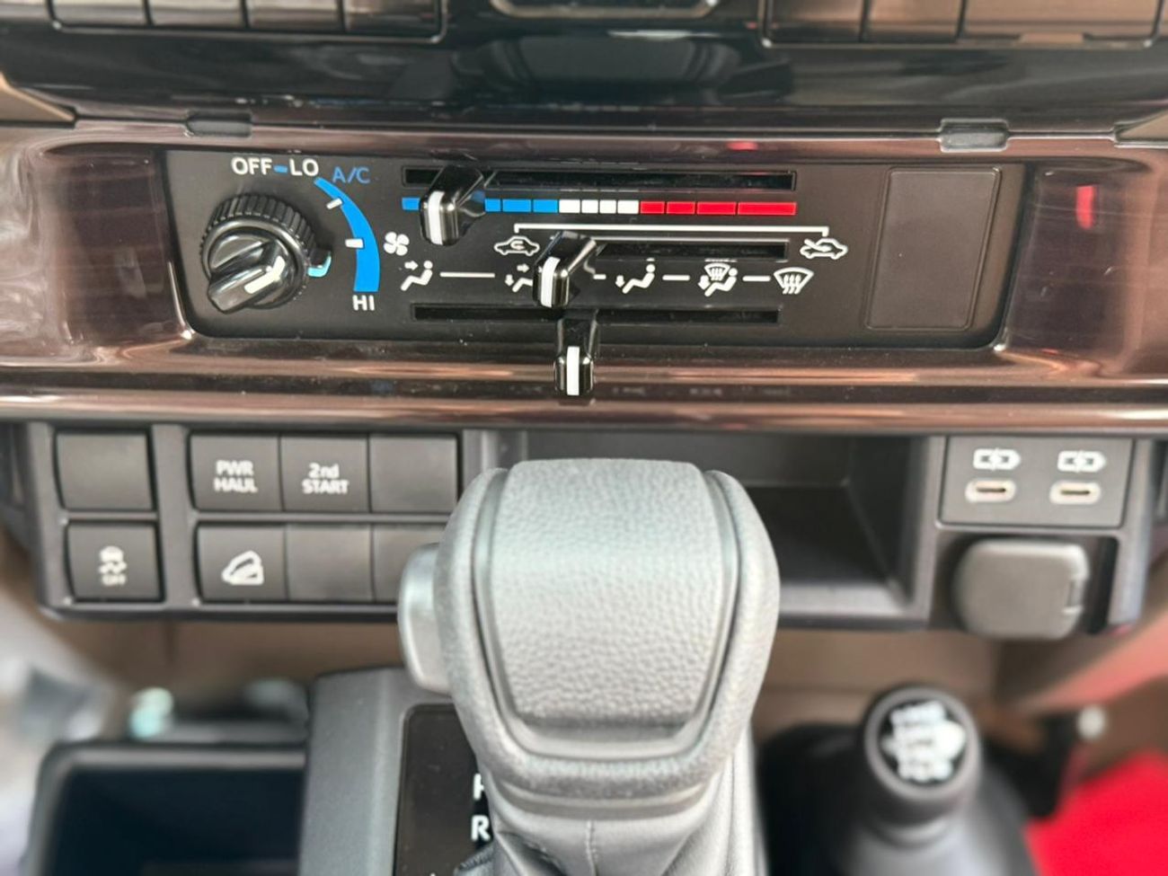 Toyota Land Cruiser Pick Up  Toyota Land Cruiser Pick Up 2026 Toyota Land Cruiser DC 4.0L AT Petrol (Full Option)