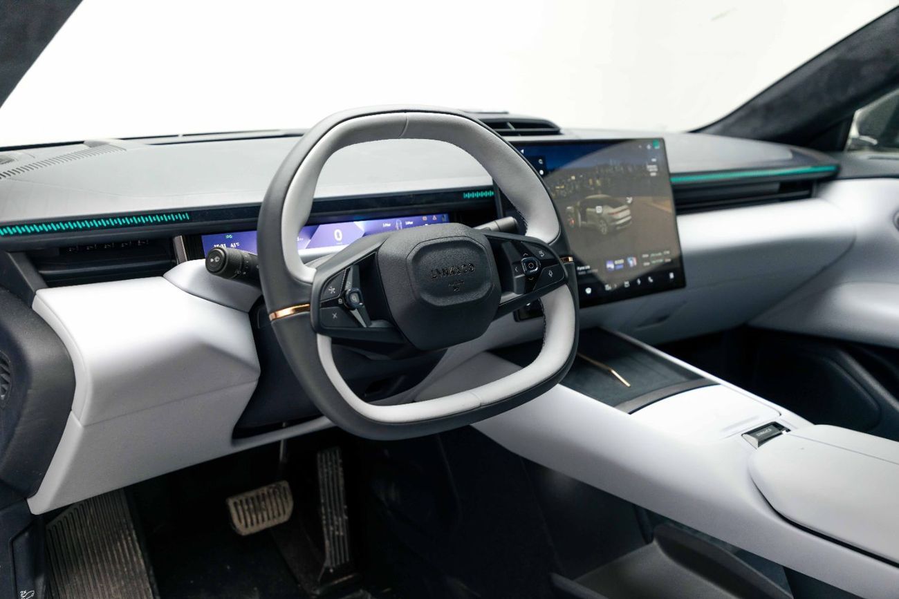 لينك أند كو Z10 Max 21" Alloy Wheels - Black Inside White