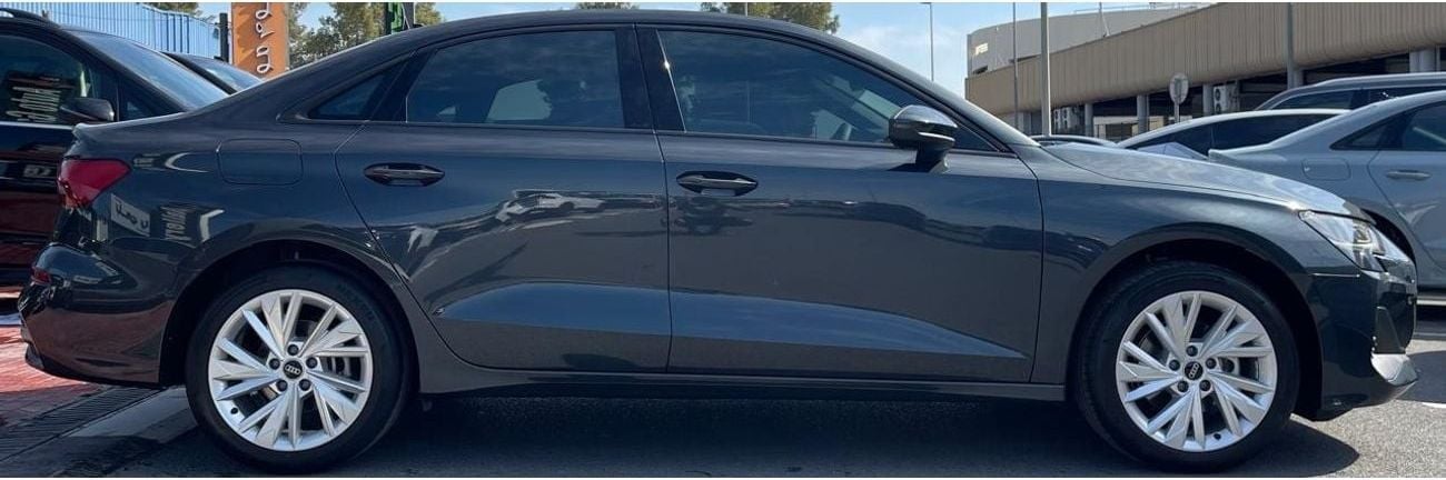 أودي A3 35 TFSI Uder Warranty & Services 2025 GCC