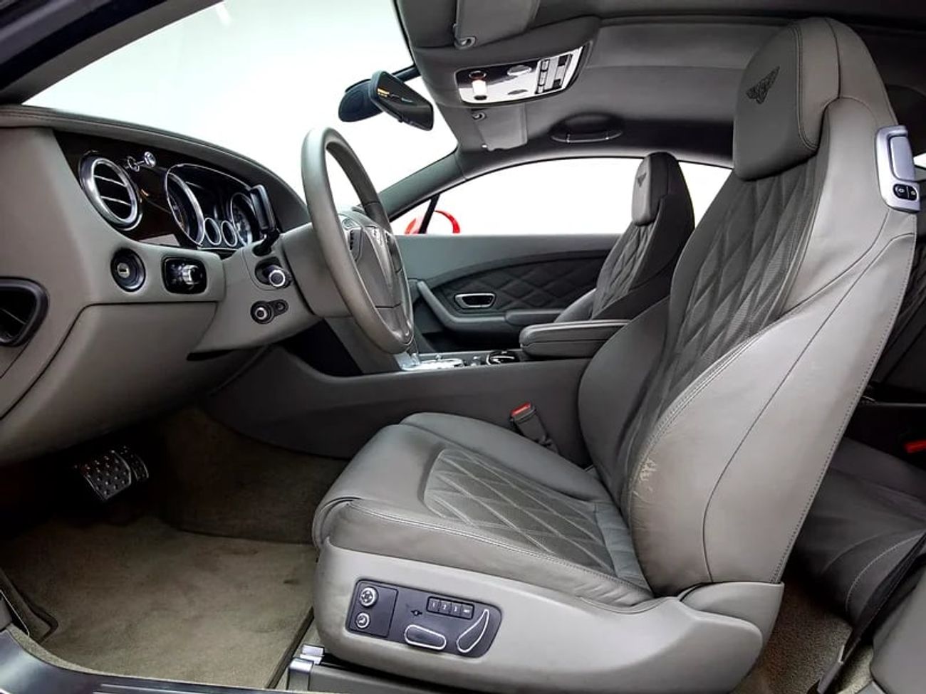 بنتلي كونتيننتال GT 6.0L (552 HP)