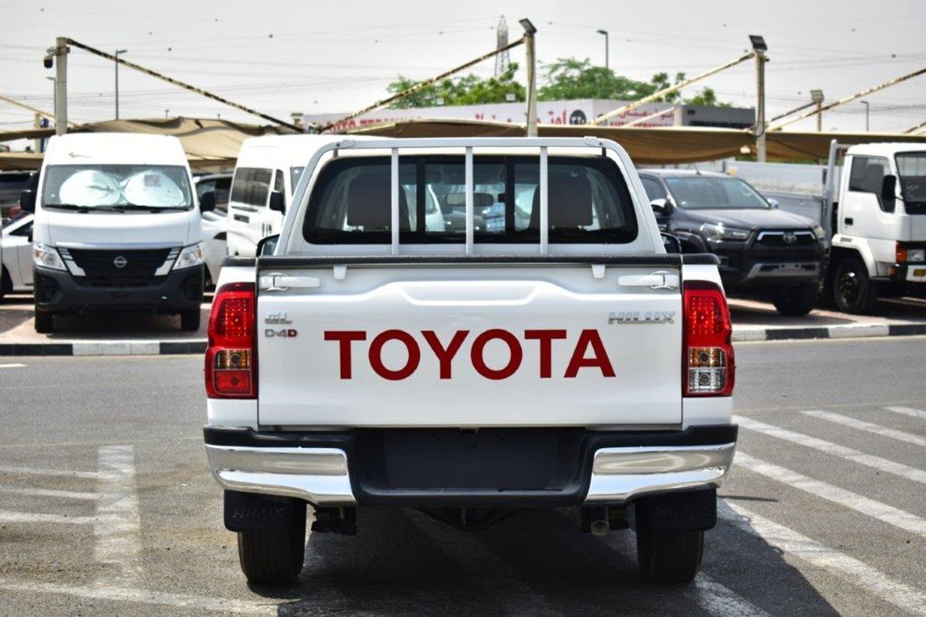 تويوتا هيلوكس 2025 MODEL TOYOTA HILUX DOUBLE CAB GL 2.4L DIESEL 4X2 5-SEATER MANUAL TRANSMISSION