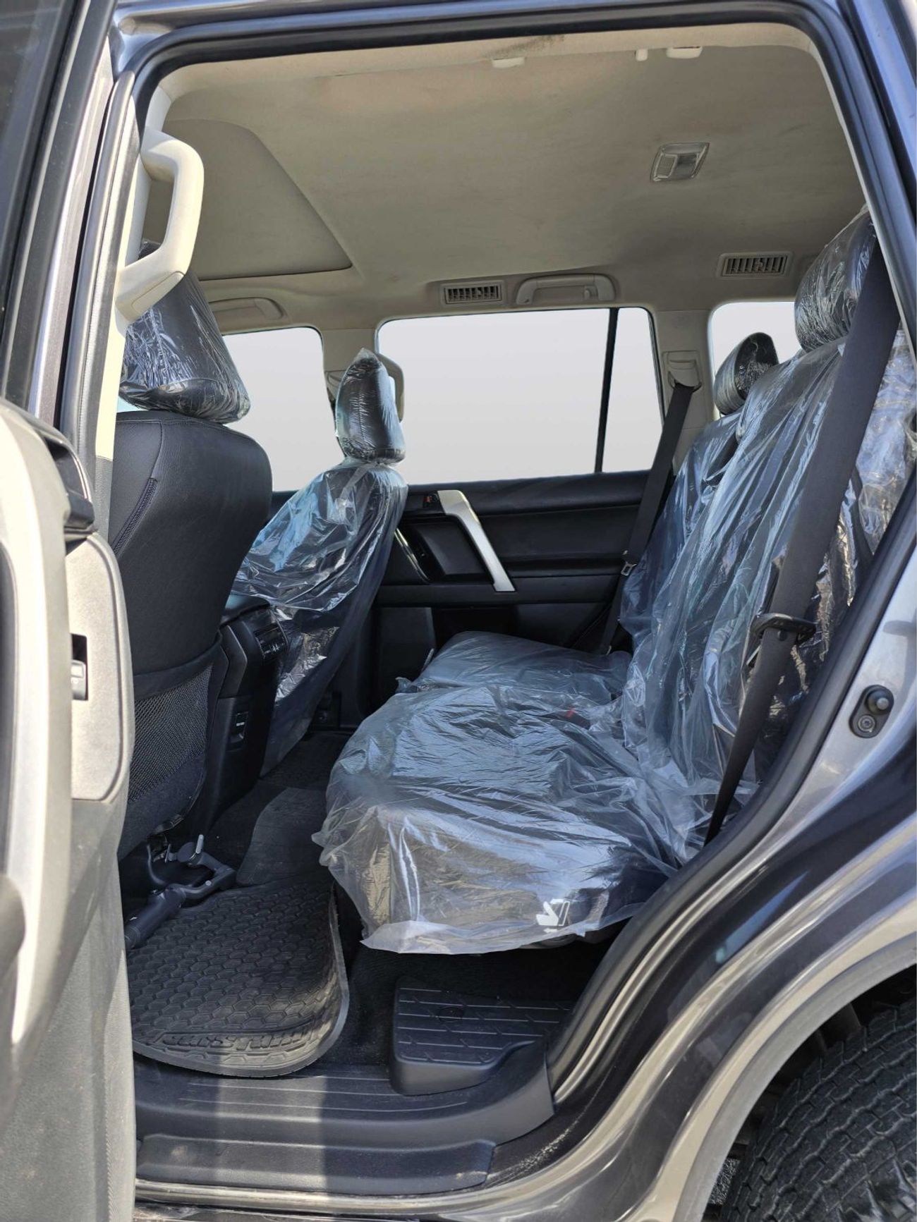 تويوتا برادو 4x4 Diesel Right Hand Drive (Export Only )