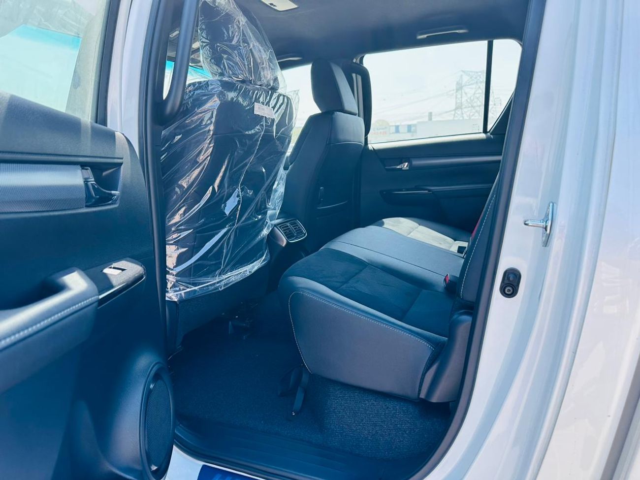 تويوتا هيلوكس TOYOTA HILUX D/CAB P/UP 4X4 4.0L PETROL GR-S WITH REAR STEP 2025