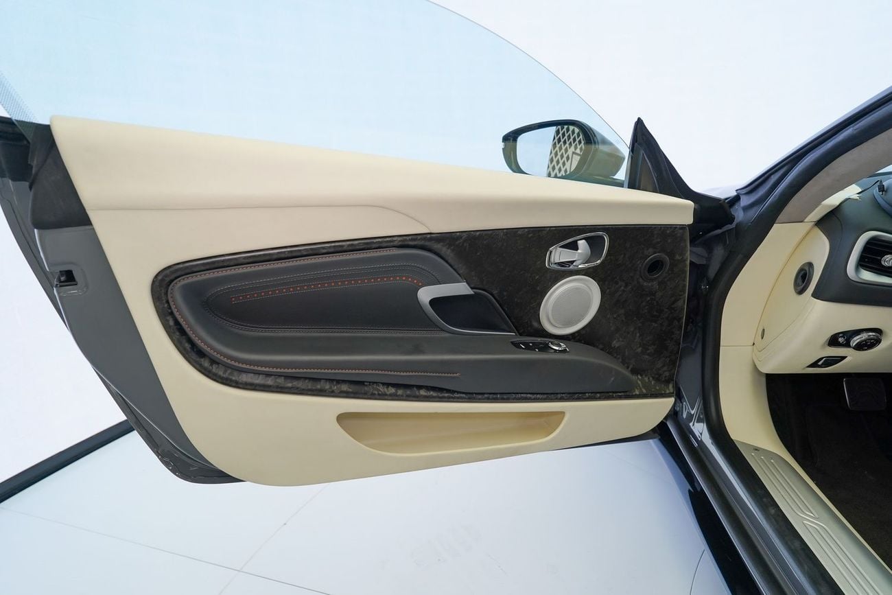 أستون مارتن DB11 Std 5.2L