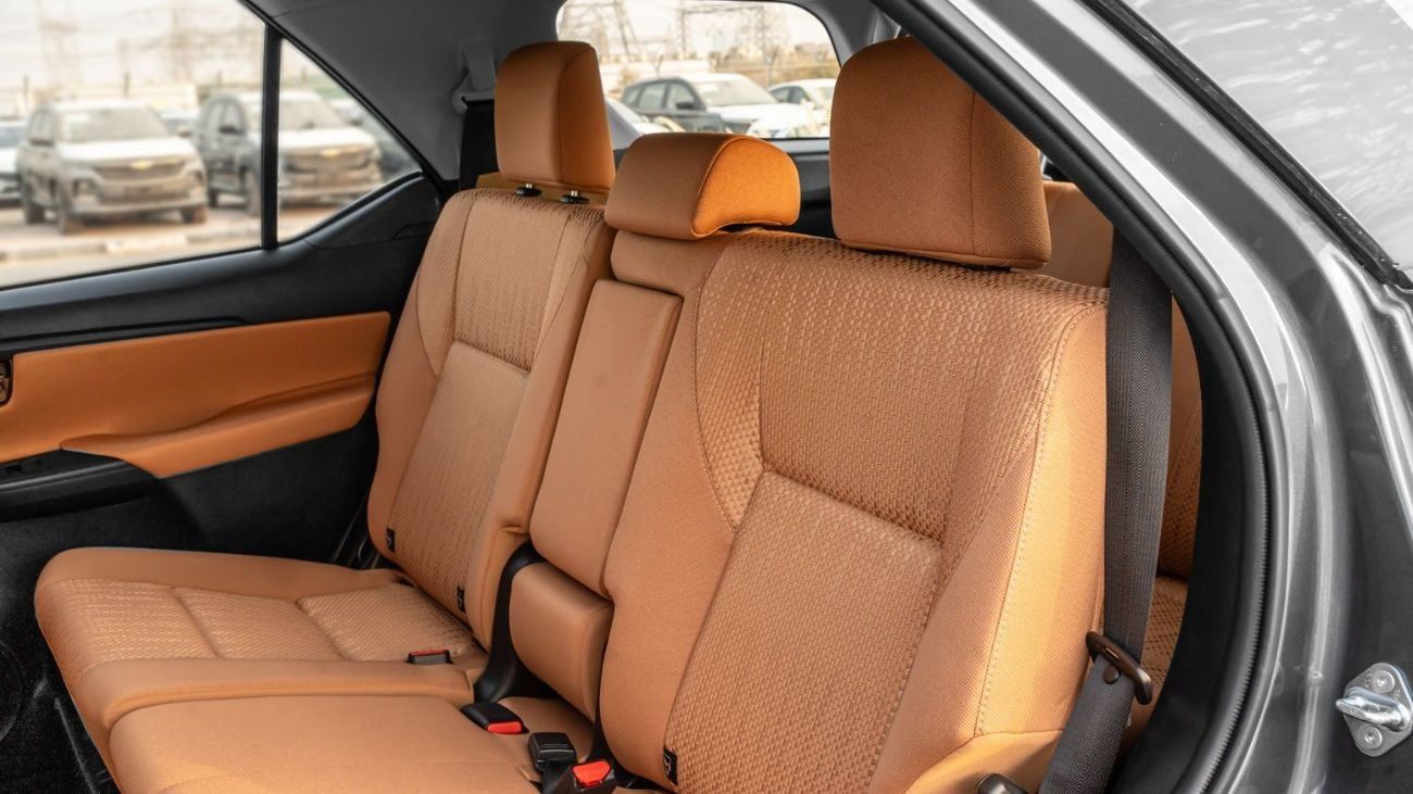 تويوتا فورتونر EXR 2026 Totota Fortuner GX 2.7L AT Petrol (Gray-Tan) RWD