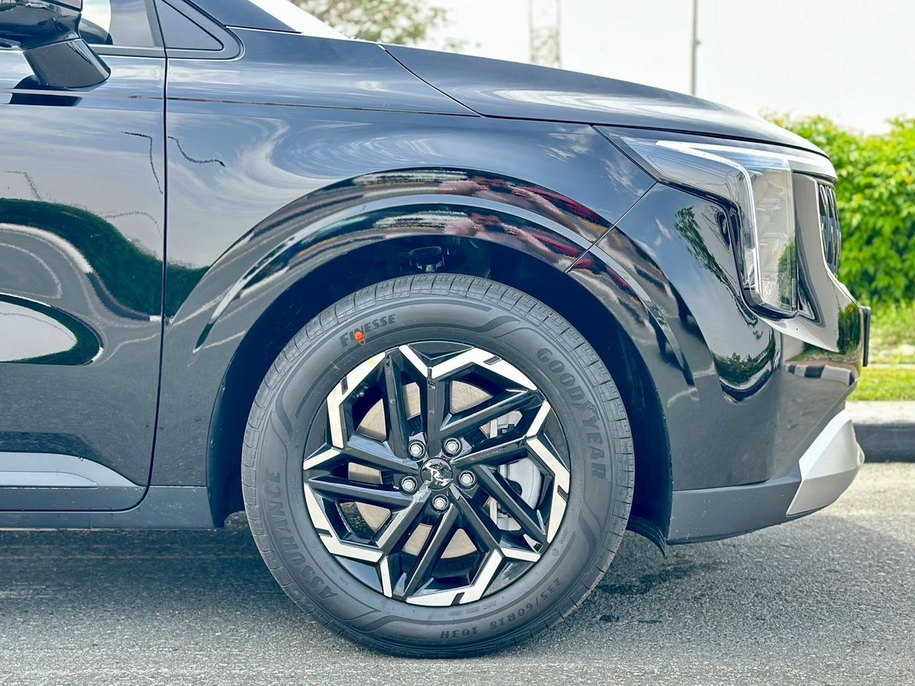 Kia Carnival 3.5L - V6 Full Option - 9 Seater - A/T - Direct Owner