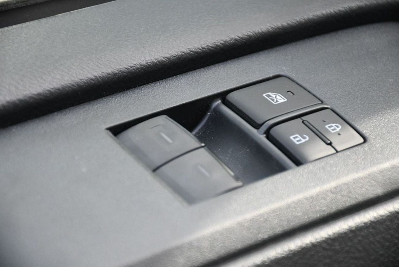 تويوتا هاياس HiAce 3.5L Manaul Petrol