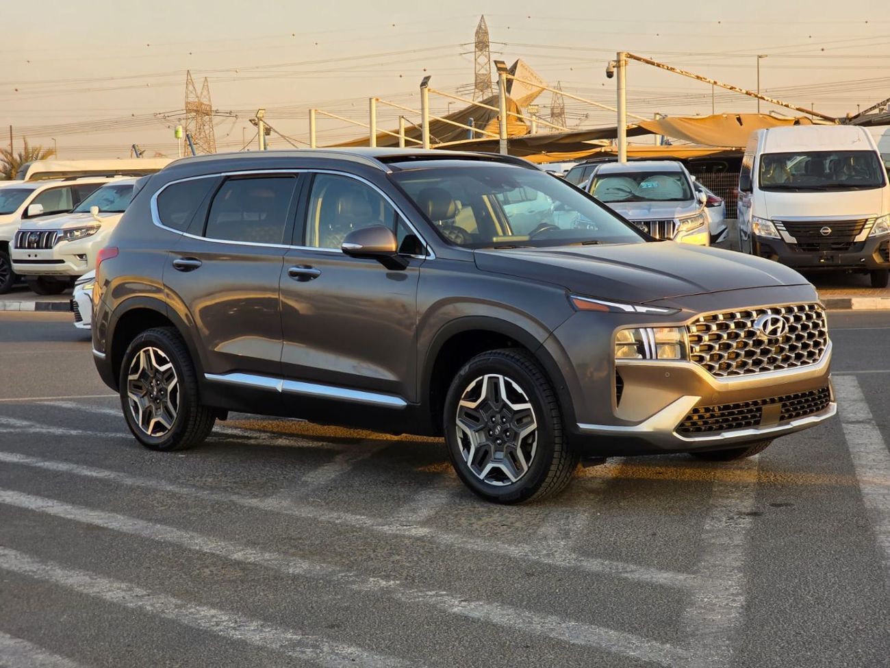 Hyundai Santa Fe limited 1.6T hybrid engine Panoramic roof and 360 camera