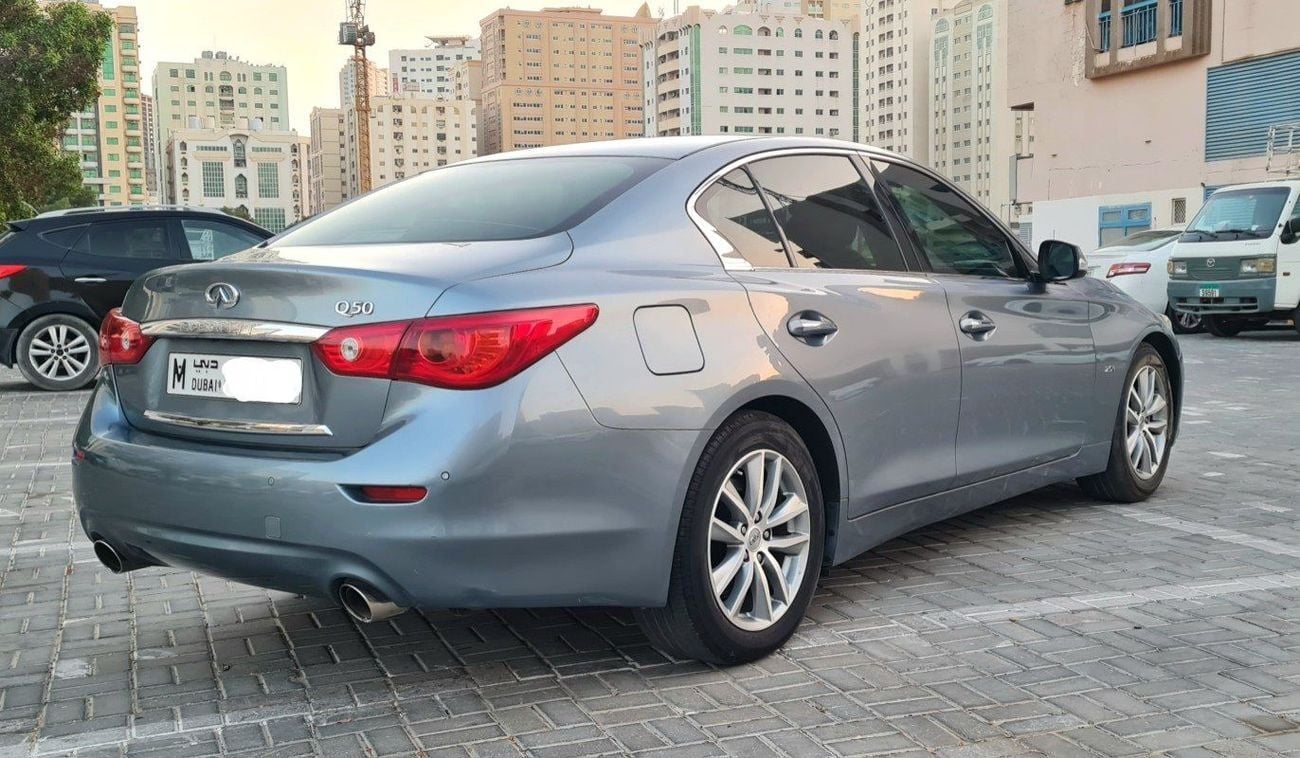 Infiniti Q50 Premium 2.0L