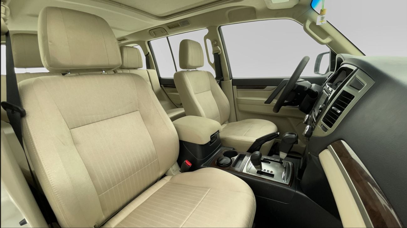 ميتسوبيشي باجيرو GLS MID 3 | بدون دفعة مقدمة | اختبار القيادة في المنزل