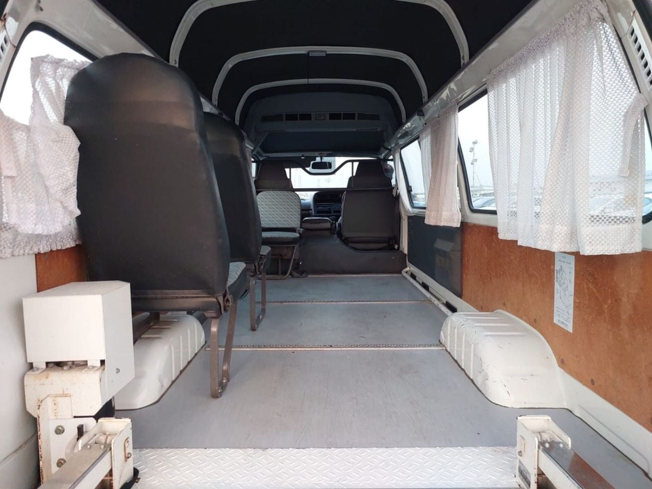 Toyota Hiace 2000 TOYOTA HIACE VAN RHD DIESEL AUTOMATIC (PM00733)