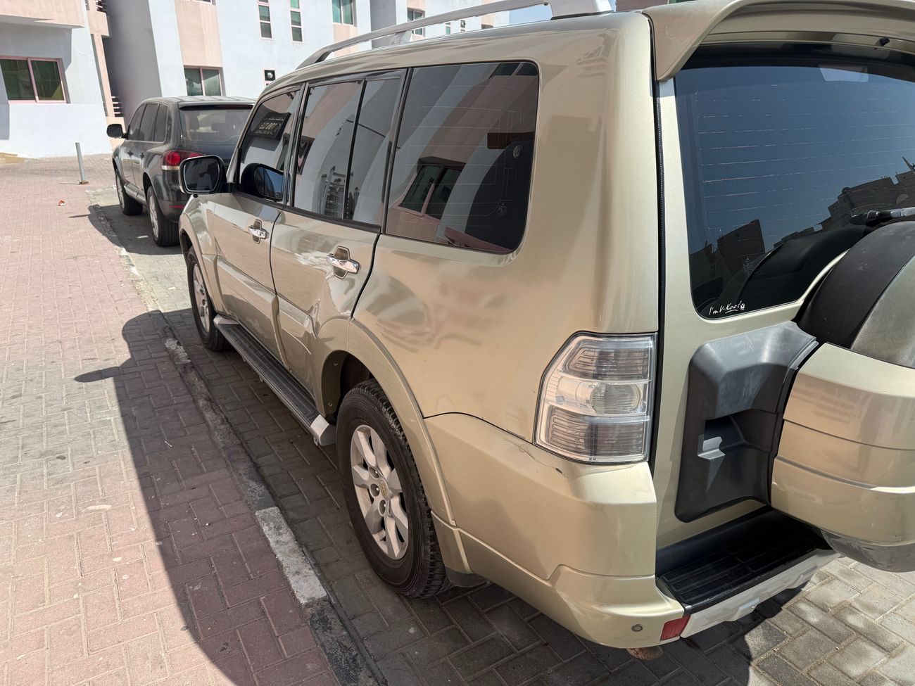 ميتسوبيشي باجيرو GLS Highline 3.5L (186 HP)