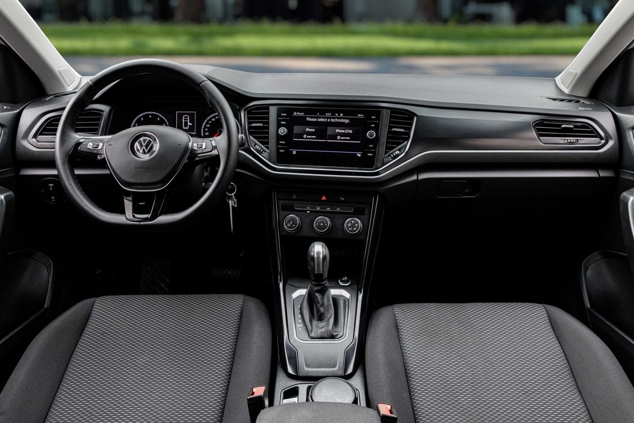 Volkswagen T ROC T-Roc Life | 1,273 P.M | 0% Downpayment | IMMACULATE!