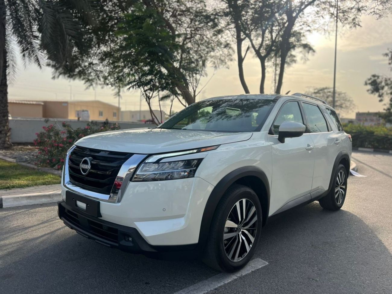 Nissan Pathfinder SV 3.5L AWD (5 Seater) SV 3.5L AWD (5-Seater) | EXPORT