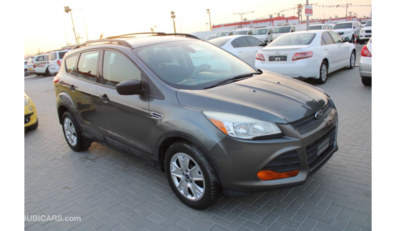 Ford Escape Ford escape 2014 GCC 4 slinder