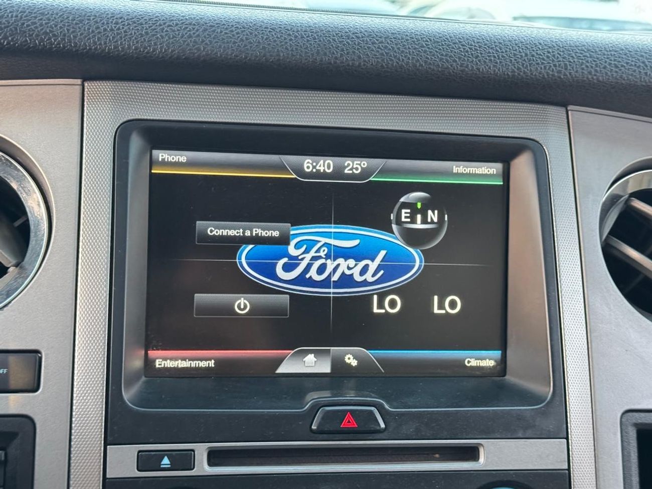 Ford Expedition XLT 3.5L In excellent condition and requires no expense