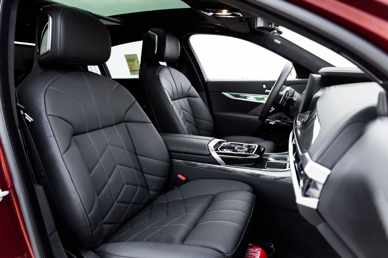 BMW 740i BMW 740i M Sport Individual – 2026 | GCC | Only 2,050 KM | 2 Years Warranty | AED 449,000