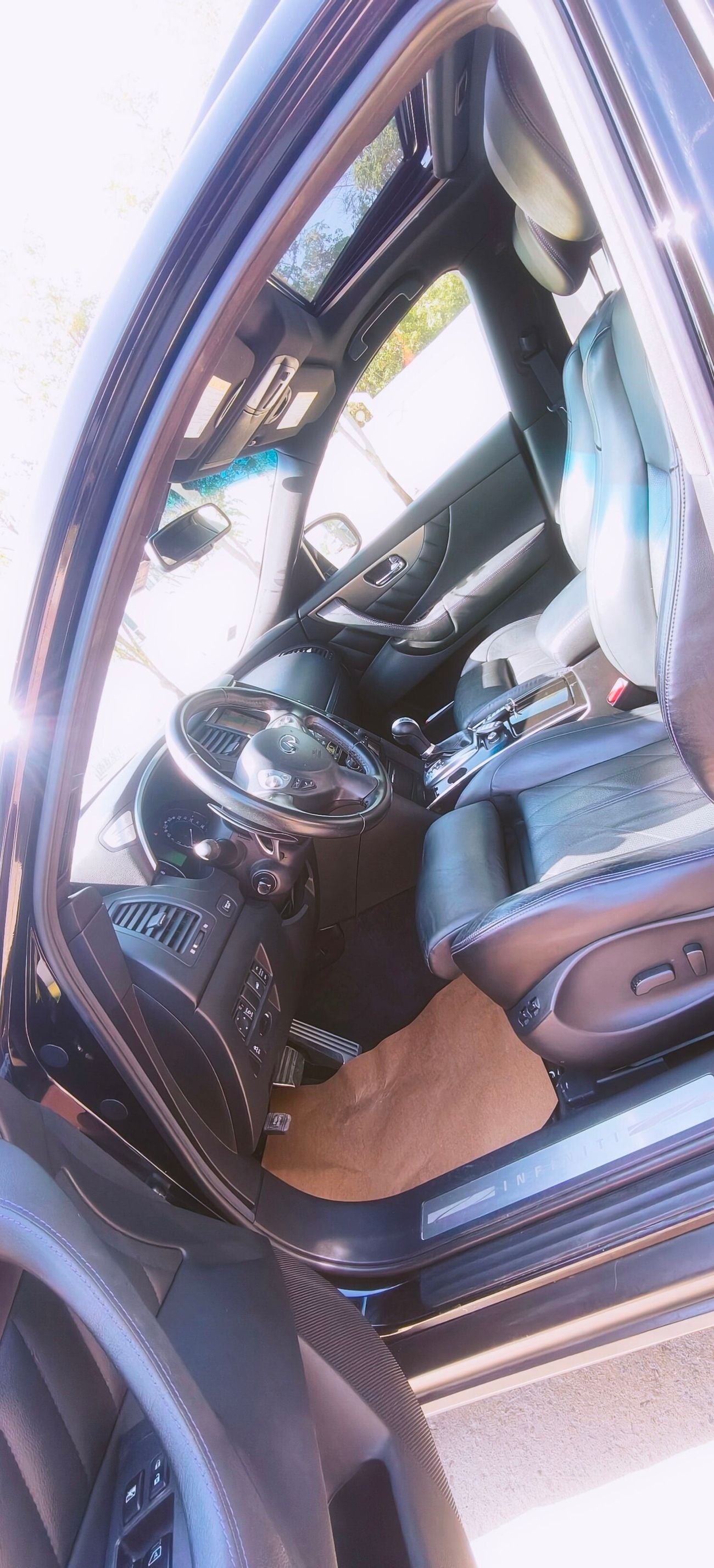 Infiniti QX70
