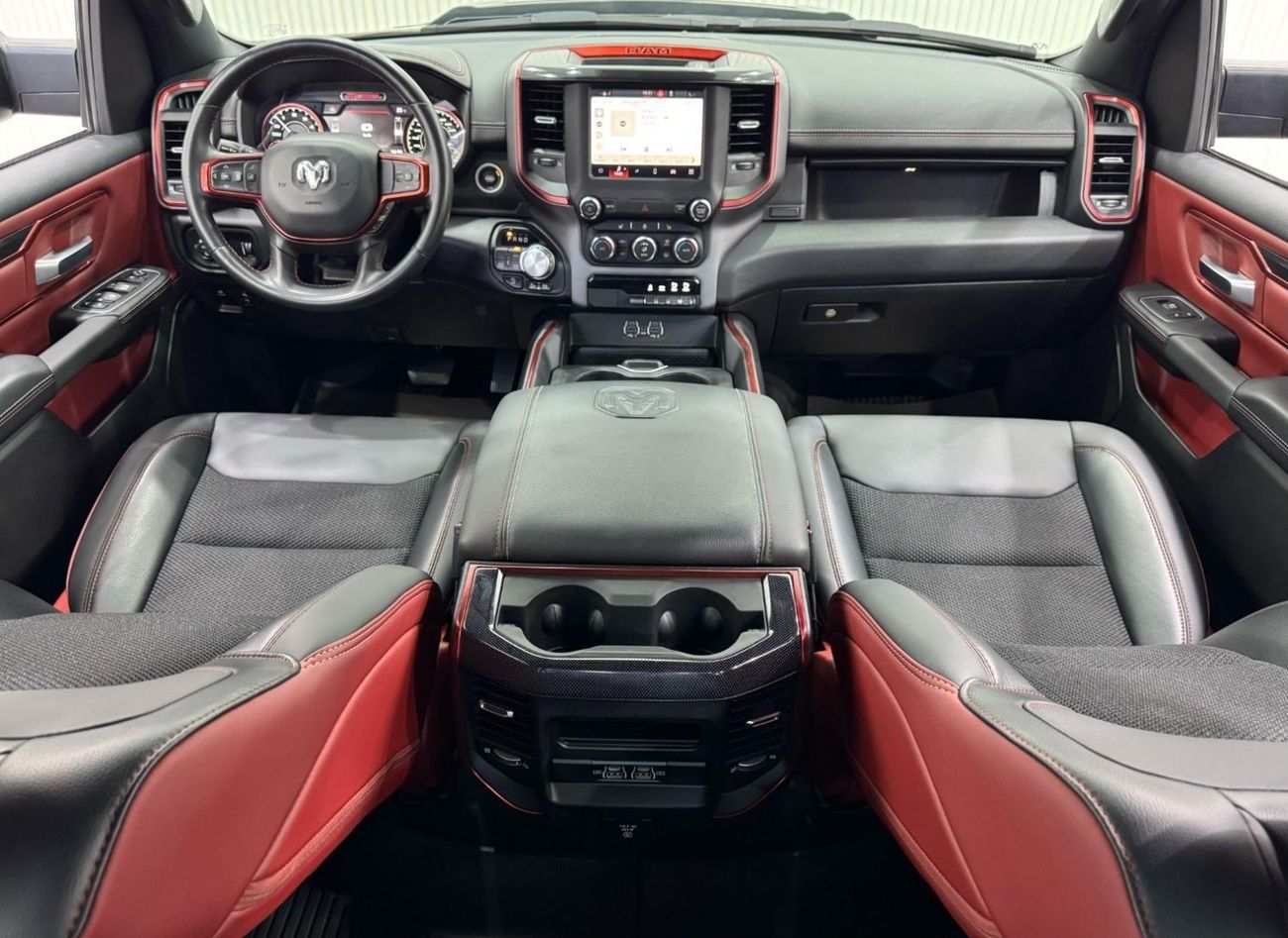 رام 1500 Rebel 5.7L Crew Cab Utility (5 Seater)