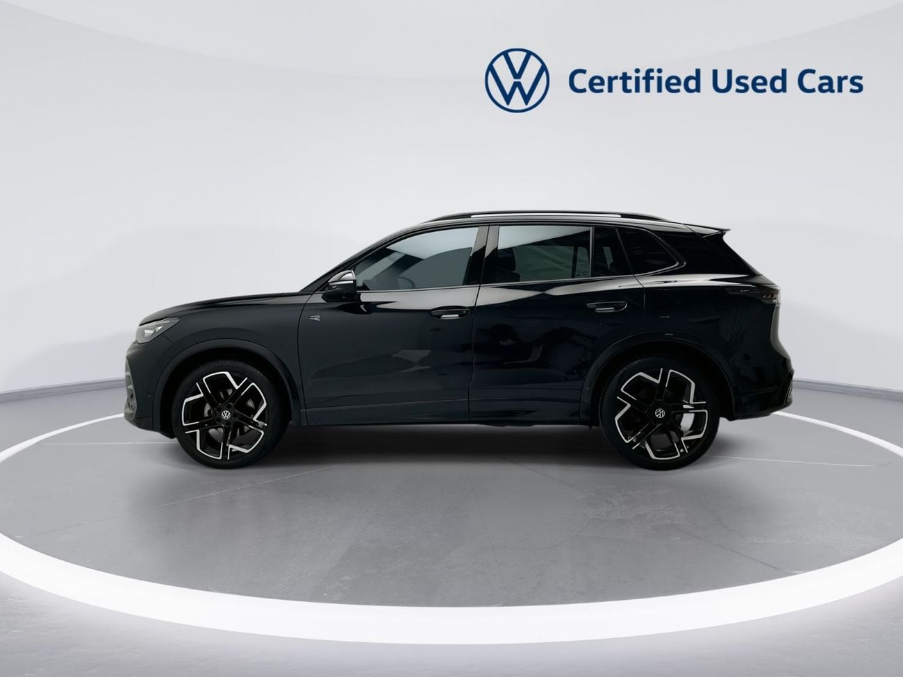 فولكس واجن تيجوان R-LINE تيجوان آر لاين 1.4 لتر | | باقة المساعدة العالية | سقف بانورامي | نظام التحكم الديناميكي بالهيكل | ش