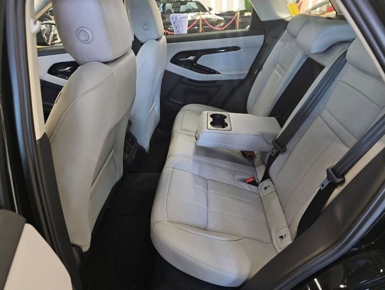 لاند روفر رانج روفر إيفوك 2024 Range Rover Evoque S (5 YEARS WARRANTY AND SERVICE CONTRACT )