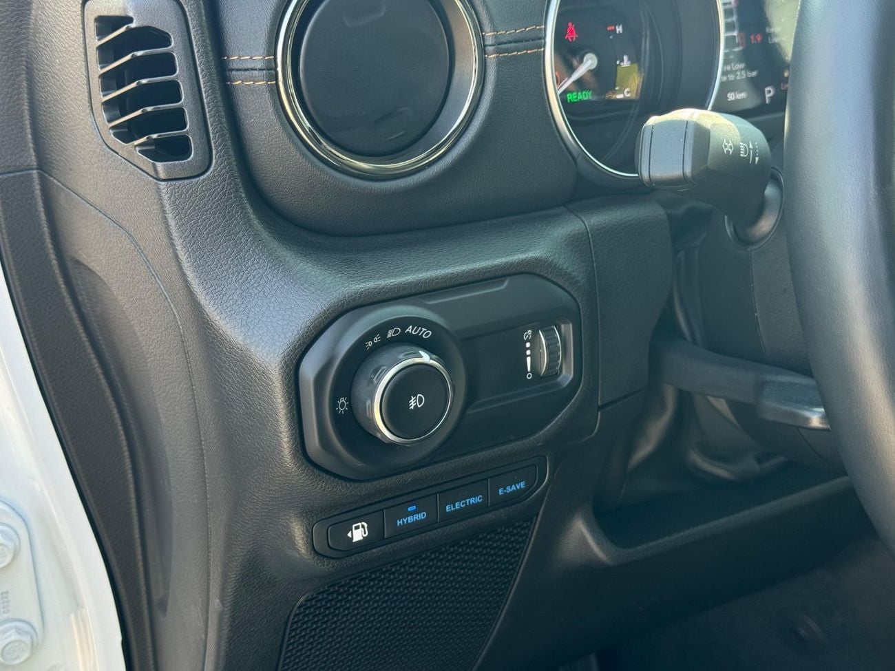 جيب رانجلر Wrangler 4XE 2.0L Turbo PHEV 2023 UAE Price @ 143,000 AED