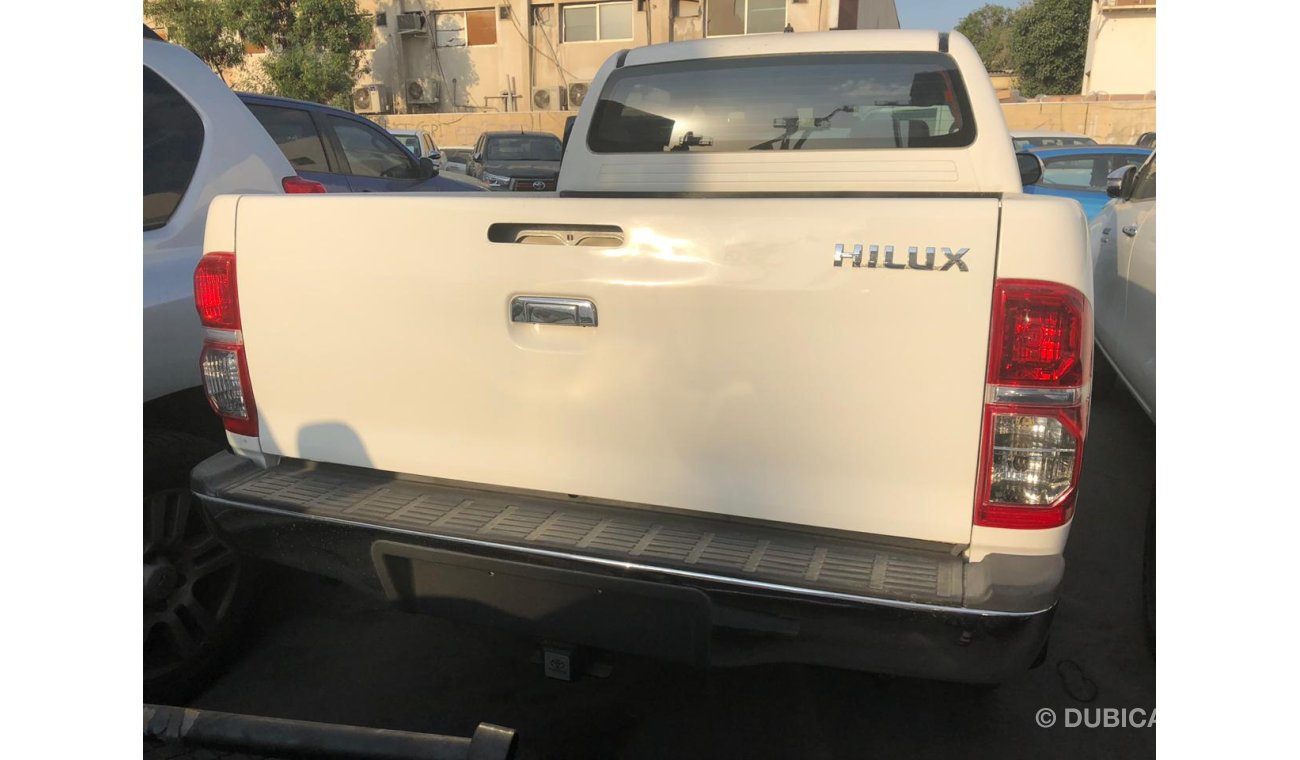 Toyota Hilux DIESEL 3.0L AUTOMATIC GEAR 4X4 RIGHT HAND DRIVE