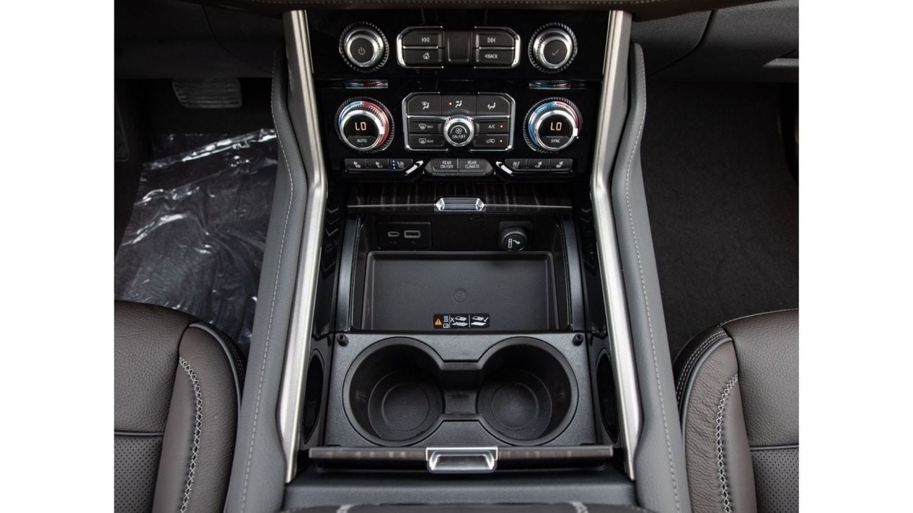 GMC Yukon Denali XL 4WD 8 SEATS. 5years Warranty & Services. For Local Registration +5%