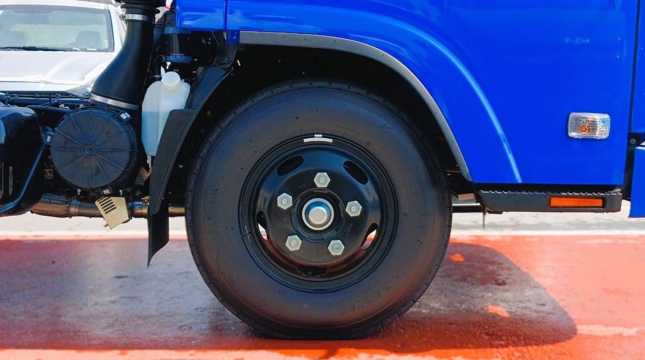 إيسوزو NMR Isuzu NMR 4x2 Chassis 3 TON 2025YM