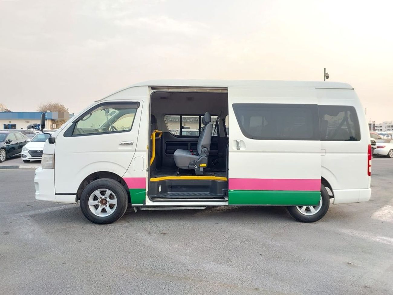 Toyota Hiace TOYOTA HIACE COMMUTER VAN RHD 2012 MODEL 2.7 L PETROL AUTOMATIC(PM05079)