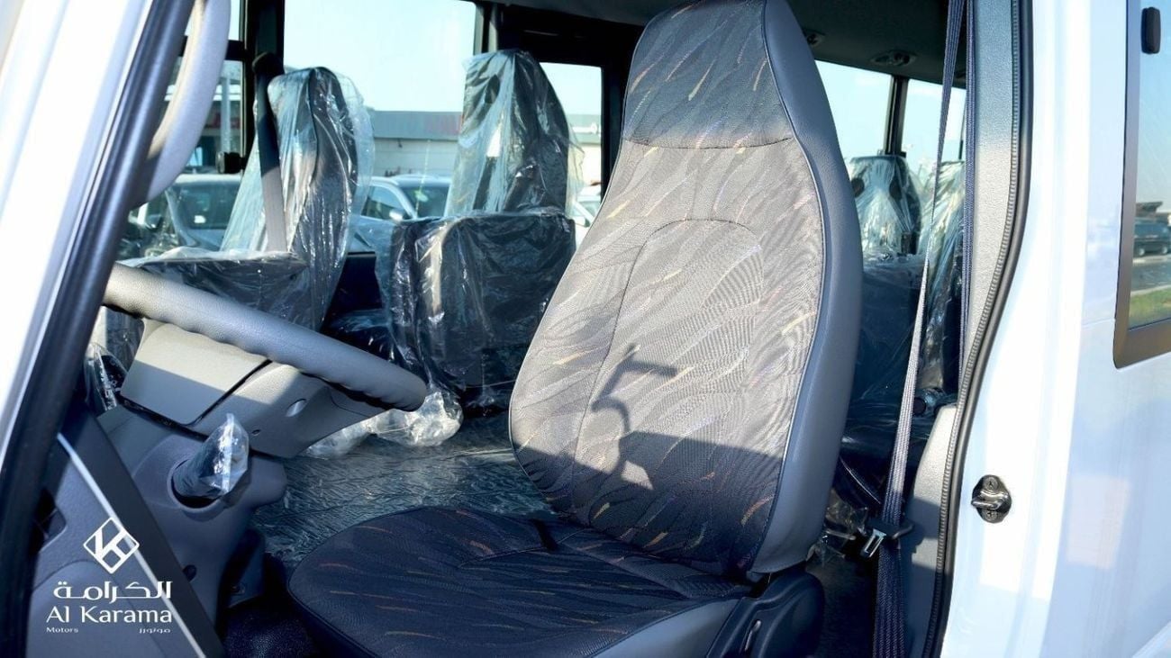 هيونداي كونتي 3.9Ltr Diesel, Manual Transmission, 29 Seater, Power Folding Door