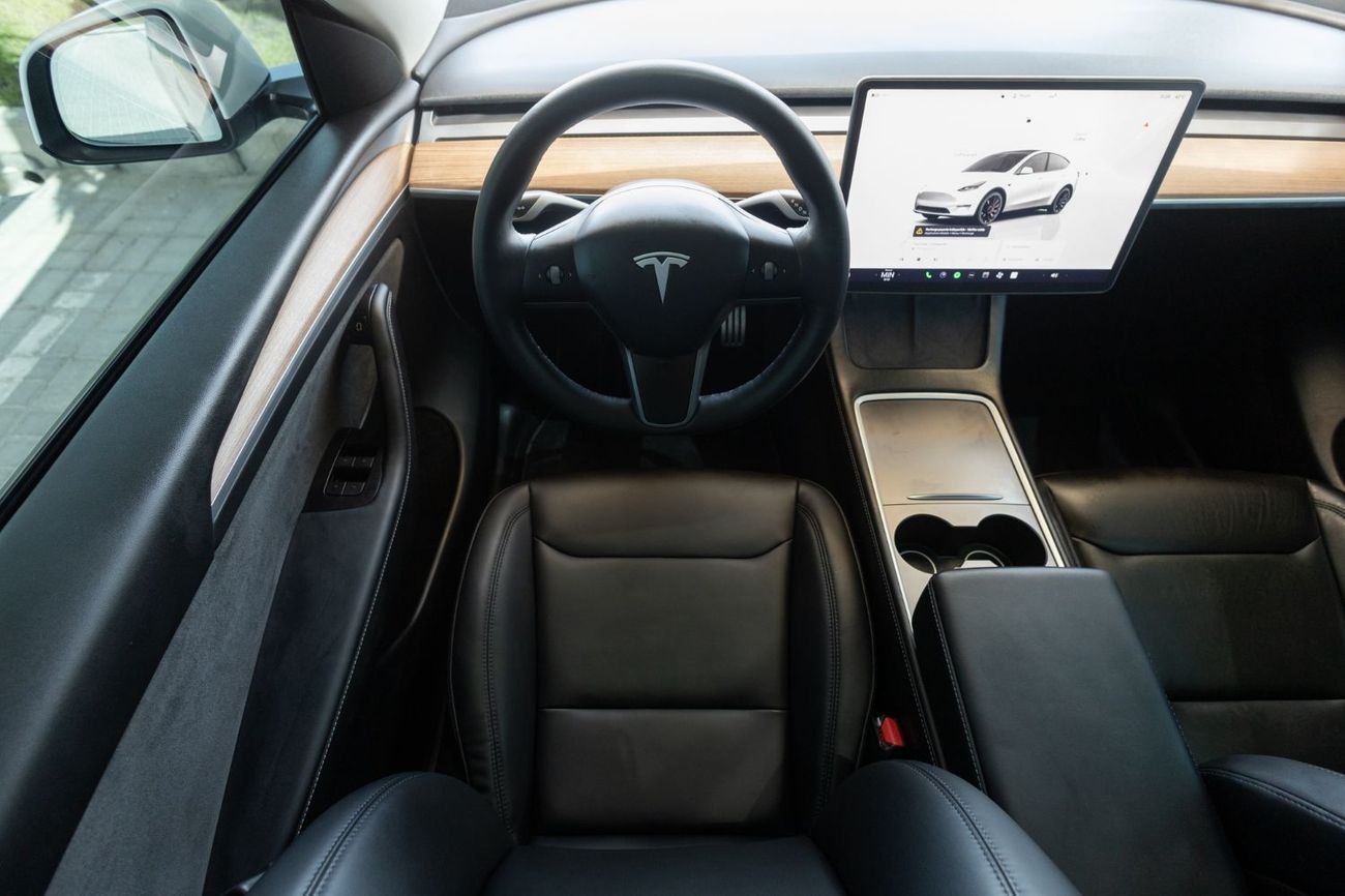 Tesla Model Y Tesla Model Y Performance 2022 GCC under Agency Warranty with Flexible Down-Payment.