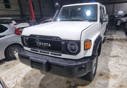Toyota Land Cruiser Pick Up Toyota landcruise pickup 2021Model Modified 2024 v6 4.2 Diesel engine Colour White Transmission Manu
