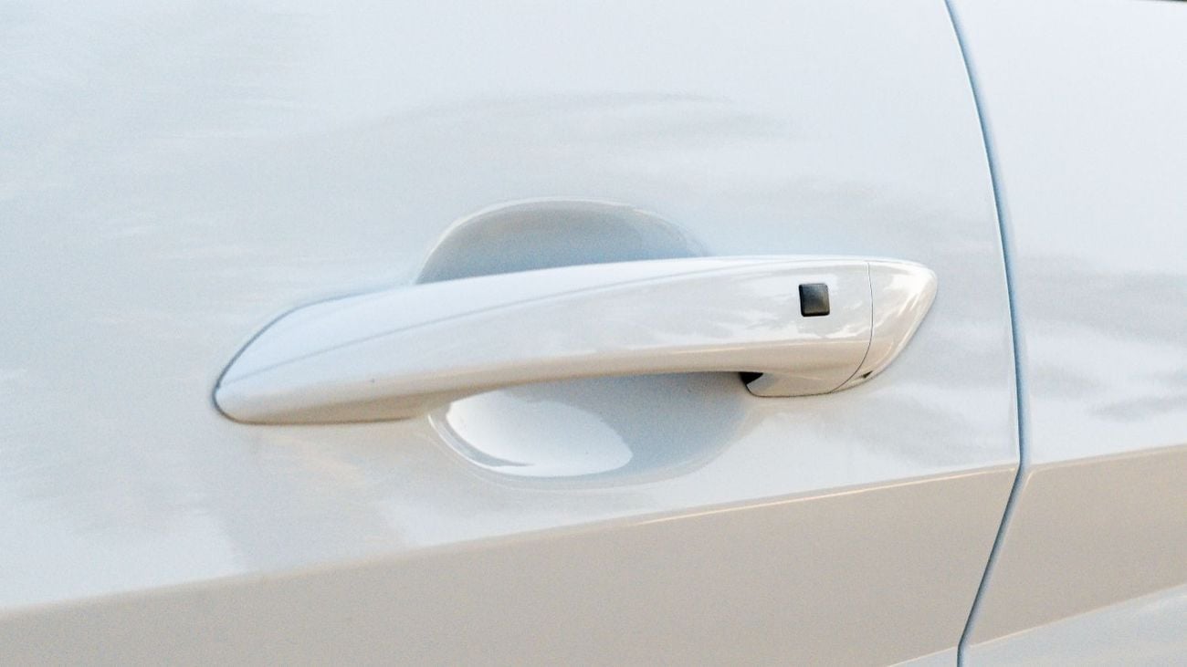 هيونداي إلانترا 2025 | HYUNDAI ELANTRA 1.5L CVT LUX PREMIUM [ EXPORT ONLY ]