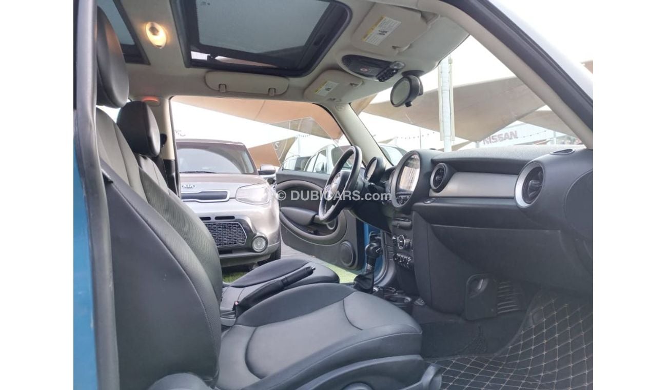 Mini Cooper 1600 CC, model 2013, panorama, leather, automatic, cruise control, central lock, in excellent condit