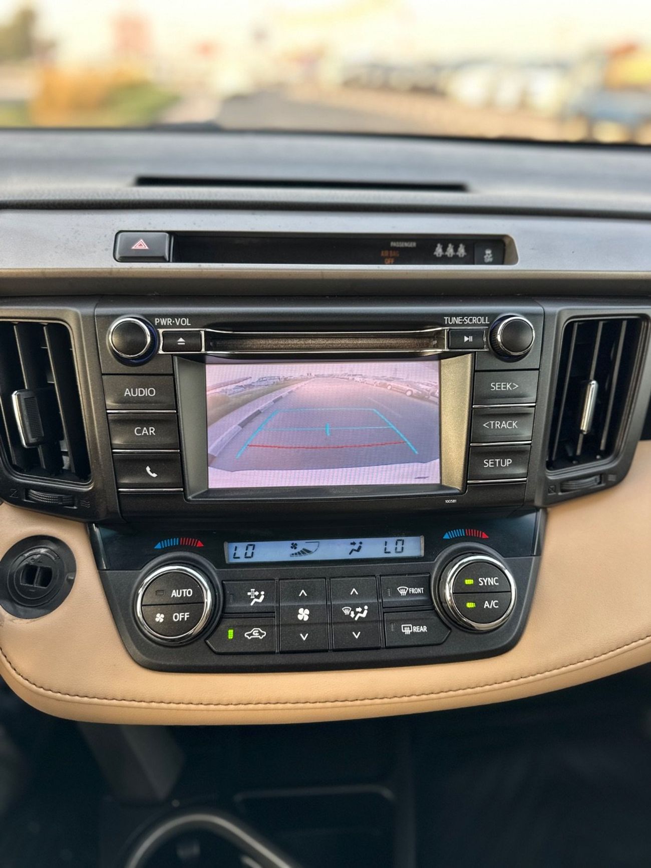 Toyota RAV4 XLE 4WD sunroof and Full Option