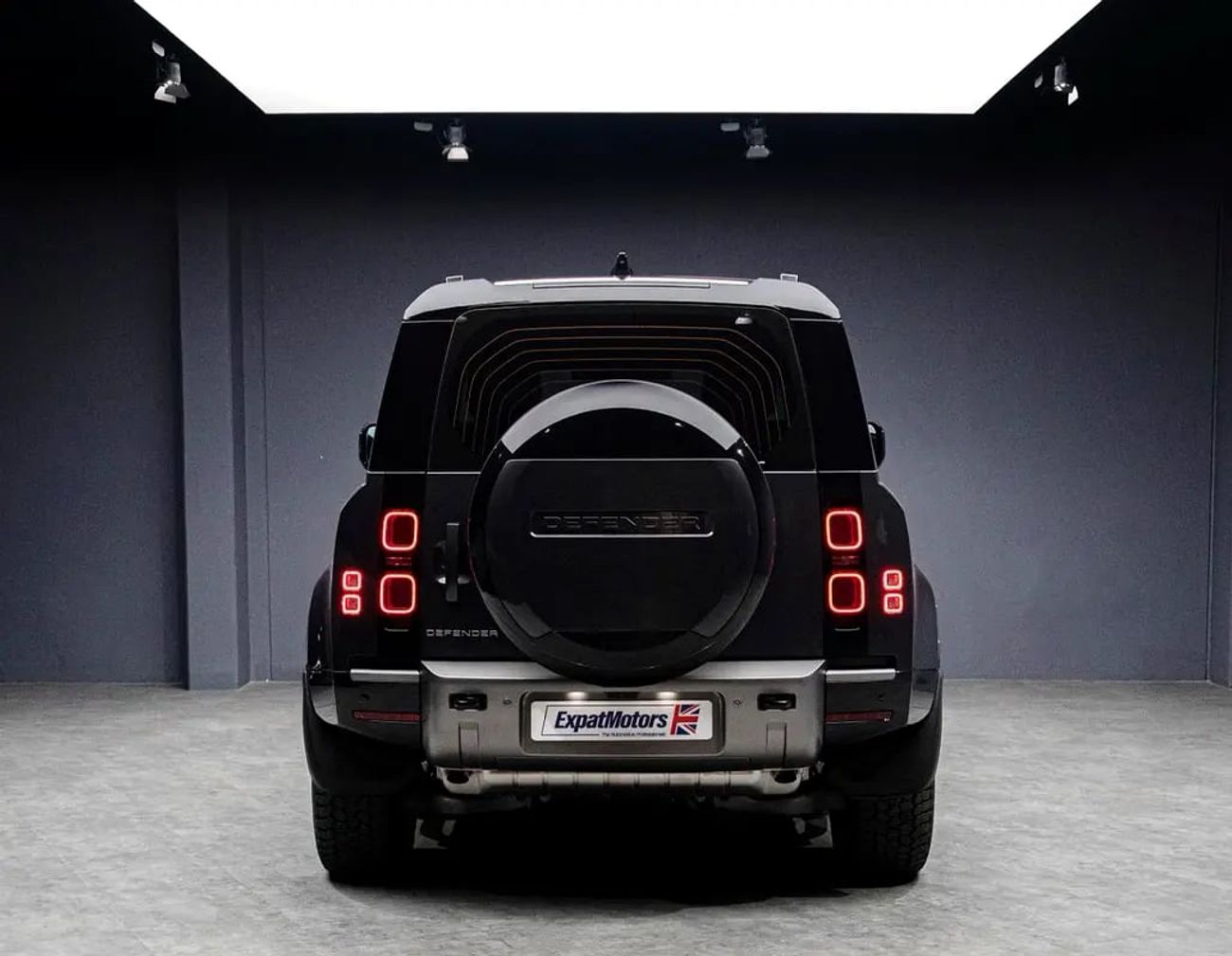 Land Rover Defender P400 90 X-Dynamic HSE 3.0L (5 Seater)